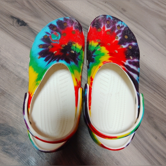 Crocs Tye Dye Size 8 - Picture 3 of 5